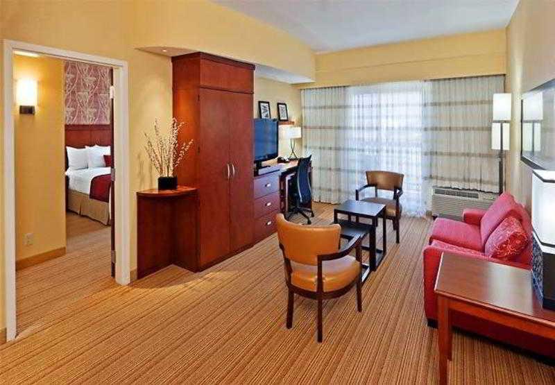 คอร์ตยาร์ด ทัลซ่า วูดแลนด์ฮิลส์ Hotel ทัลซา ภายนอก รูปภาพ
