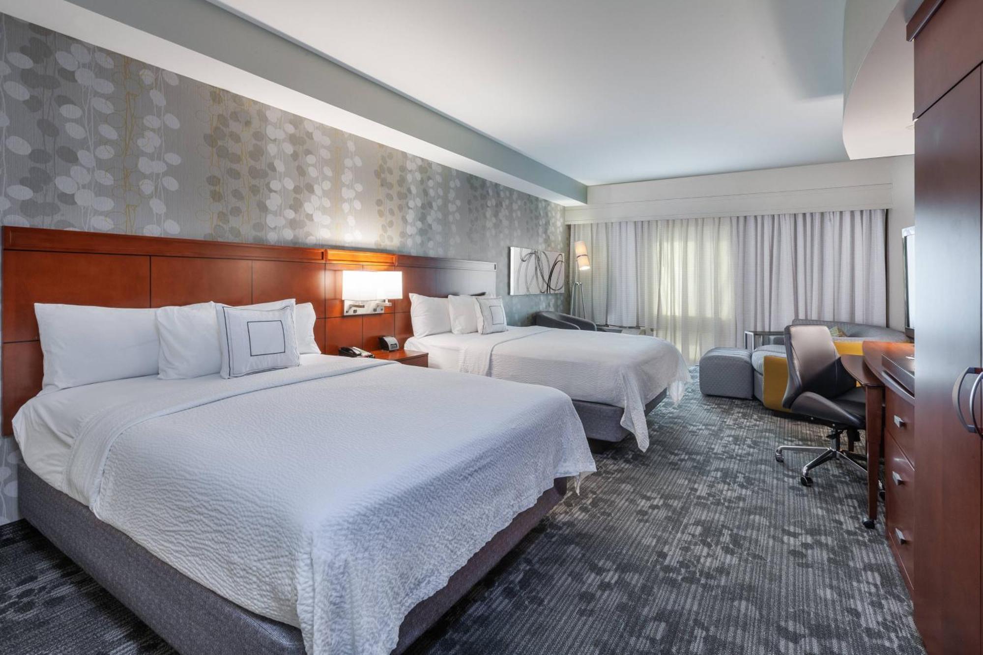 คอร์ตยาร์ด ทัลซ่า วูดแลนด์ฮิลส์ Hotel ทัลซา ภายนอก รูปภาพ