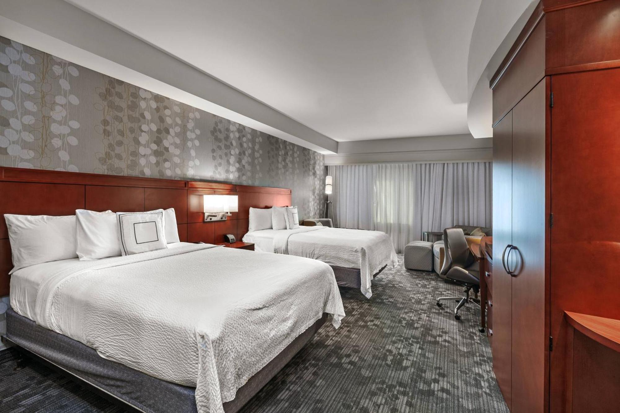 คอร์ตยาร์ด ทัลซ่า วูดแลนด์ฮิลส์ Hotel ทัลซา ภายนอก รูปภาพ