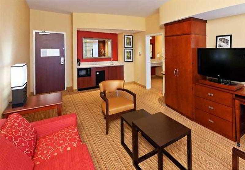คอร์ตยาร์ด ทัลซ่า วูดแลนด์ฮิลส์ Hotel ทัลซา ภายนอก รูปภาพ